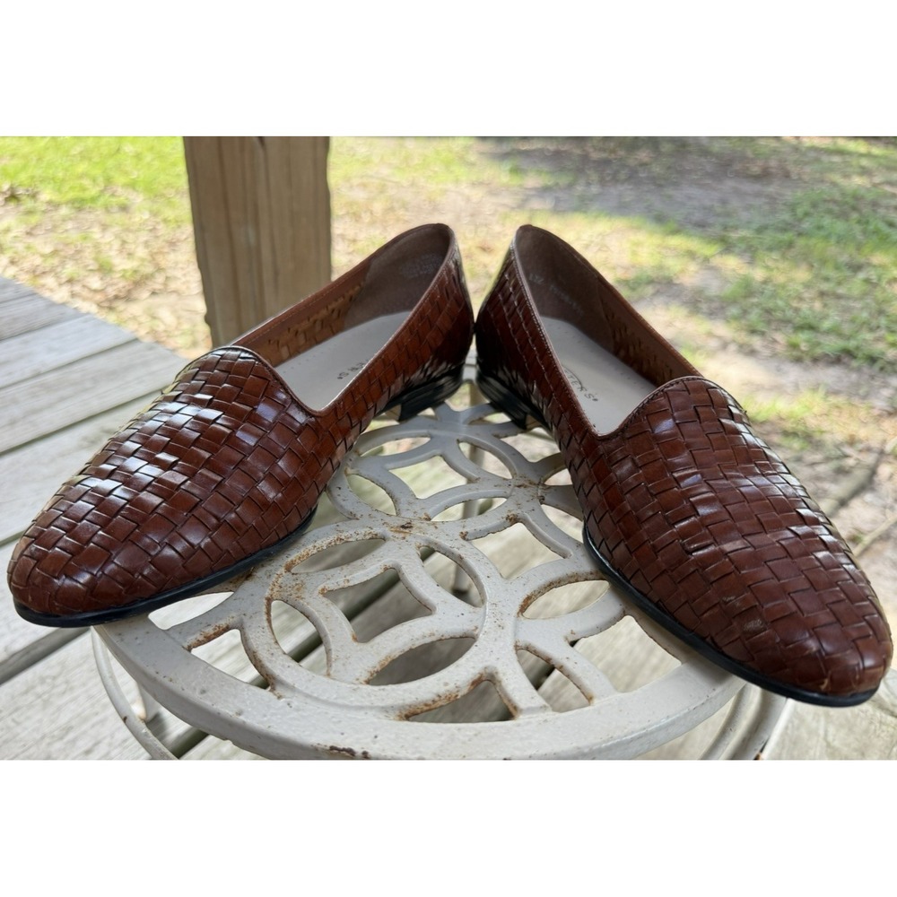 Vintage Trotters Liz Womens 9M Woven Leather Loafers Flats Slip On Brown Cognac